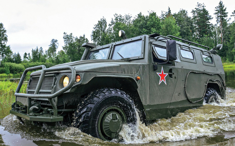 Обзор автомобиля Тигр в День защитника Отечества