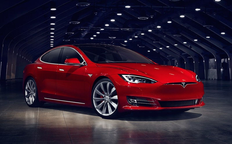 Быстрее, мощнее, надежнее. Кто бросил вызов электромобилям Tesla?
