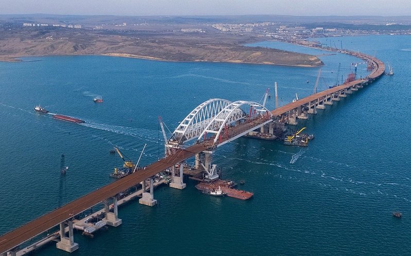 Открыто автомобильное движение по Крымскому мосту