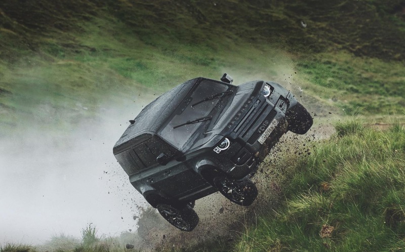 Каскадеры испытали Land Rover Defende для фильма о Джеймсе Бонде