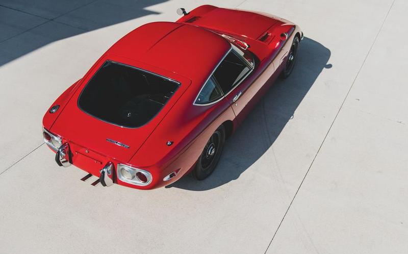 Уникальный спорткар Toyota 2000GT пустят с молотка